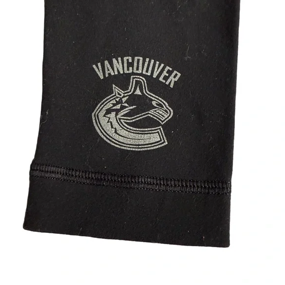 LULULEMON / VANCOUVER CANUCKS / NHL BLACK HIGH WAISTED WUNDER UNDER LEGGINGS - Picture 6 of 9